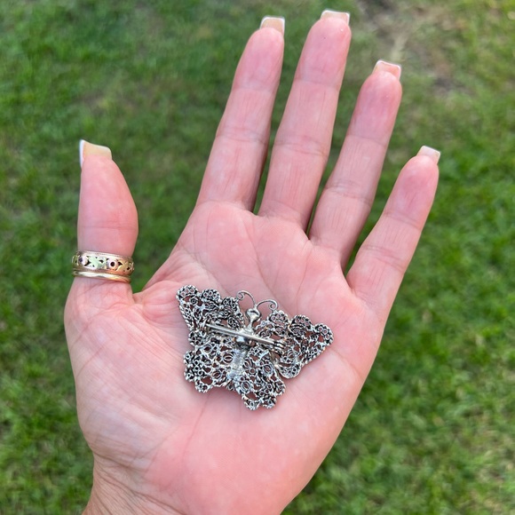 Silver-tone Filigree Blue Rhinestone Eyes Butterfly Brooch👠 - Picture 8 of 17